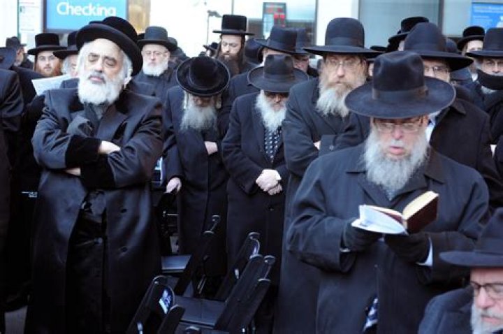 What is a Reform Jewish funeral like?