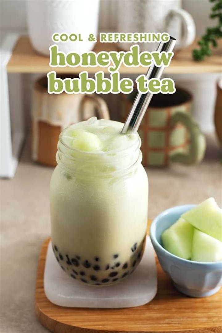 What is honeydew bubble tea made of?