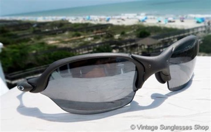 What is Oakley Black Iridium polarized?