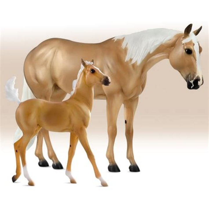 What is the difference between classic and traditional Breyer Horses?