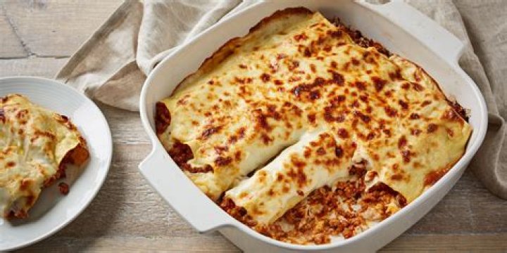 What is the easiest way to fill cannelloni tubes?