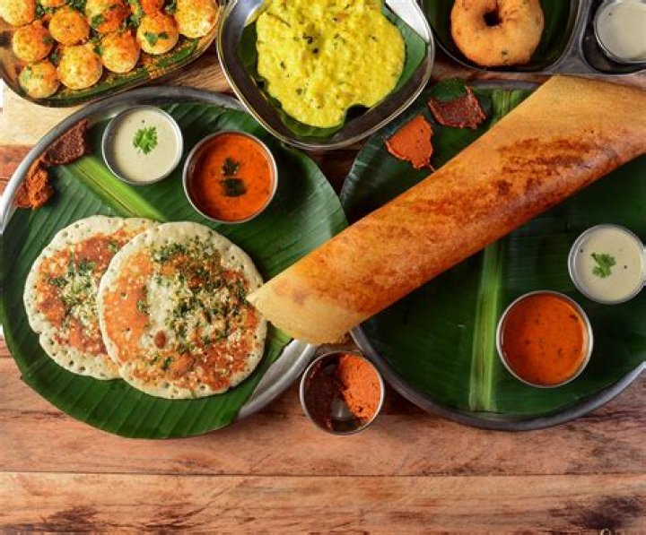 What is the famous dishes in Kerala?