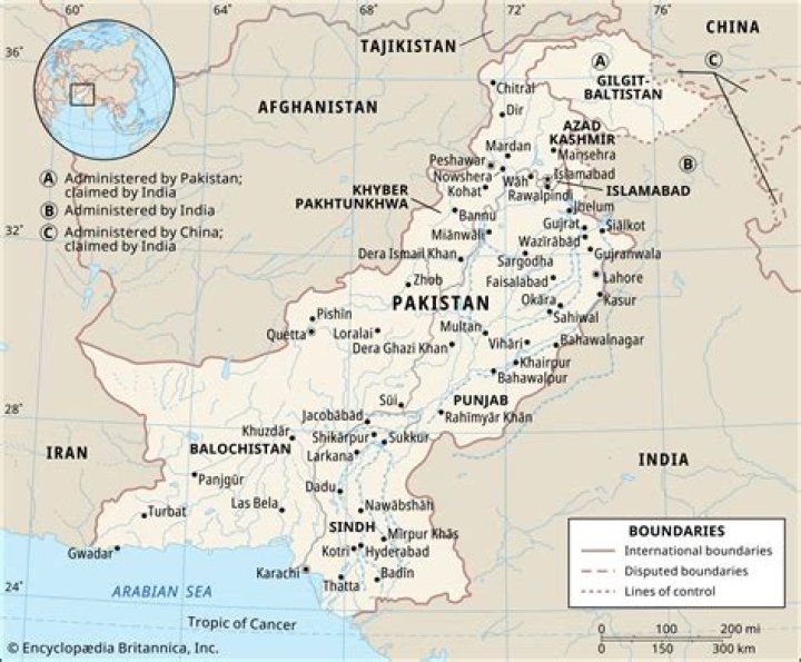 What is the main economy of Pakistan?