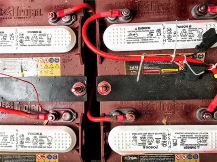 What kind of battery does a Club Car golf cart use?