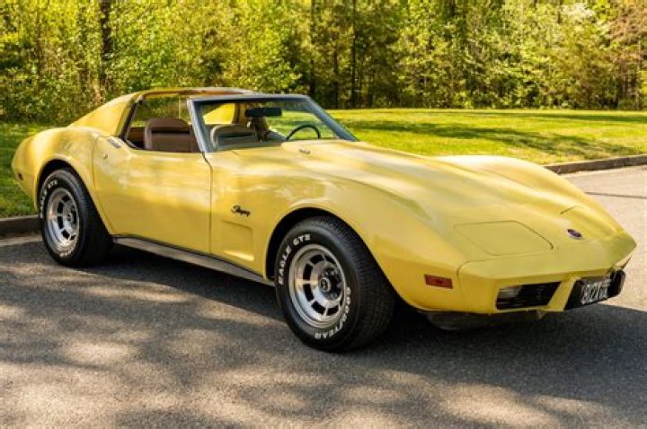 What kind of car is a 1975 Corvette?