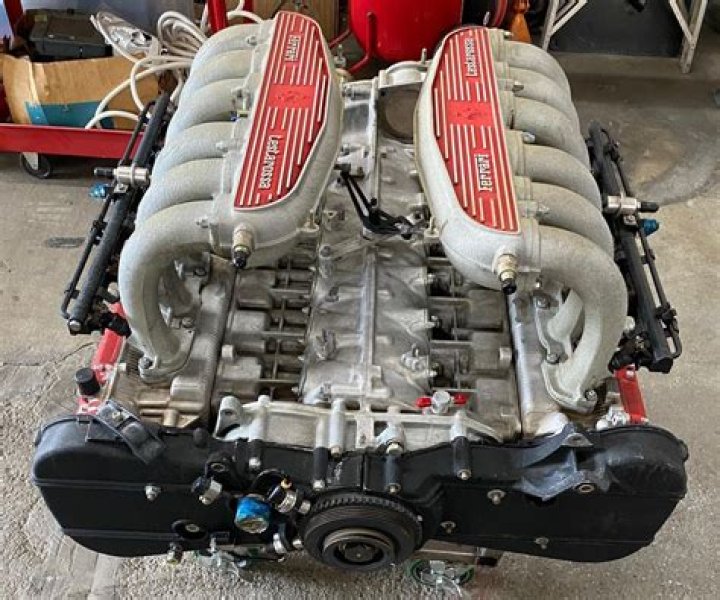 What kind of engine does a Ferrari Testarossa have?