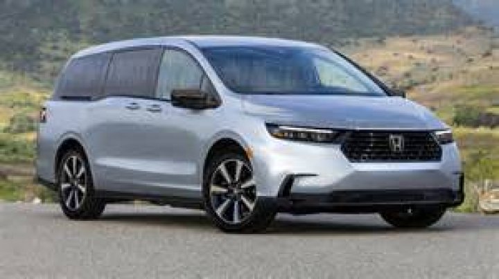 What kind of minivans does Honda make?