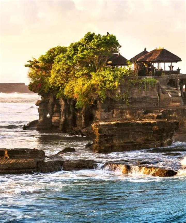 What month is the cheapest to fly to Bali?
