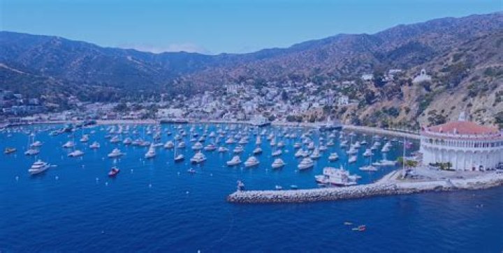 What ocean is Catalina Island on?