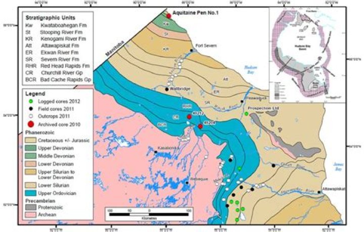 What provinces are in the Hudson Bay and Arctic lowlands?