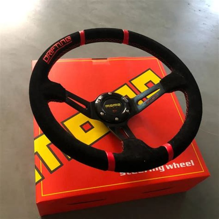 What size is a Momo steering wheel?