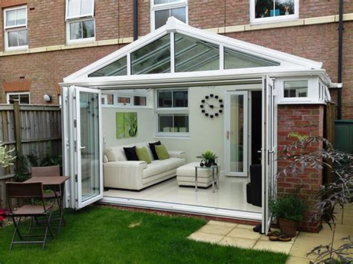 What size is an average conservatory?