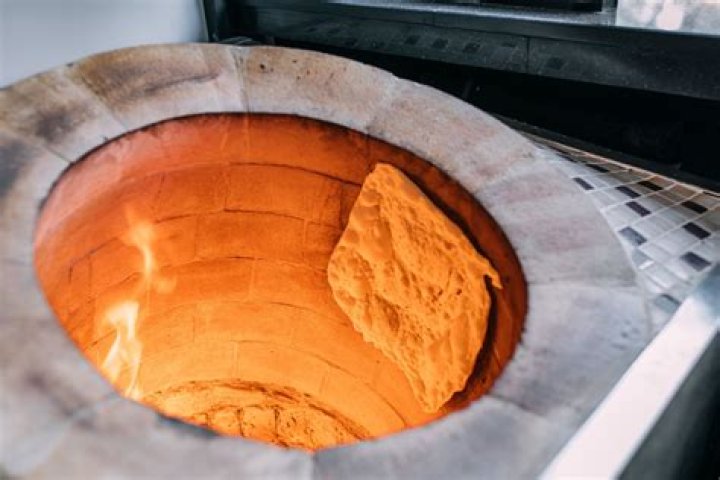 What temperature is a tandoori oven?