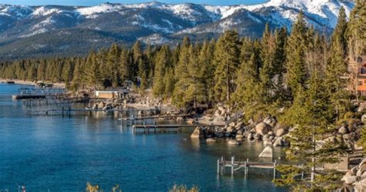 What towns are around Lake Tahoe?