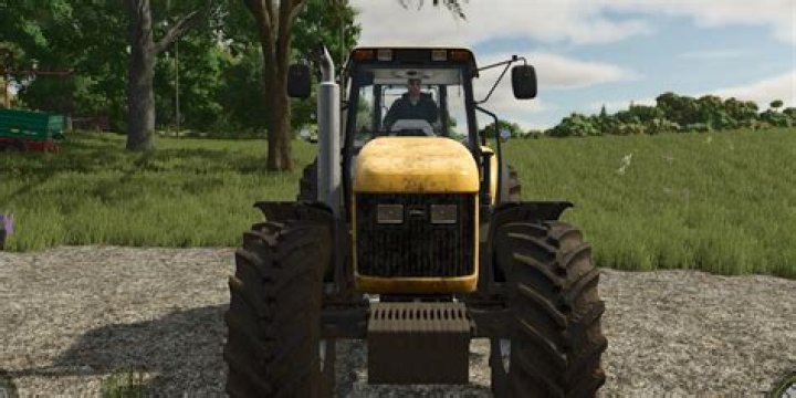What tractors are in Farming Simulator 15?