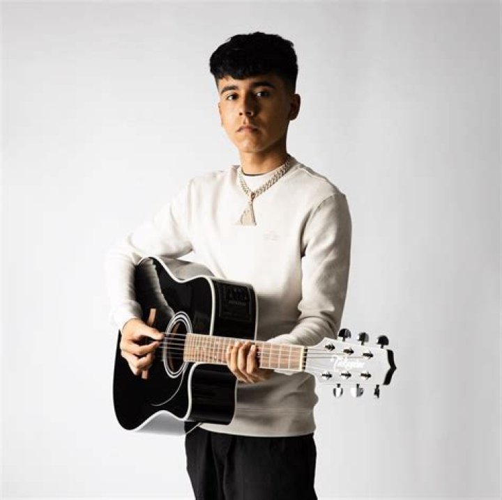 What type of music does George Winston play?