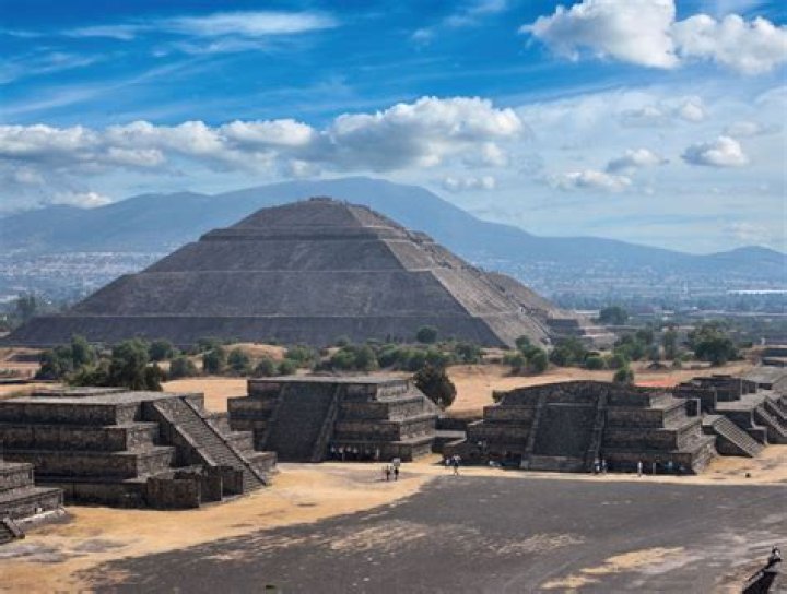 What was the political structure of Teotihuacan?