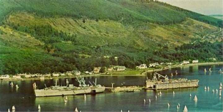 When did Navy leave Holy Loch?