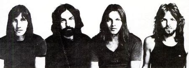 When did Pink Floyd play at the Berlin Wall?