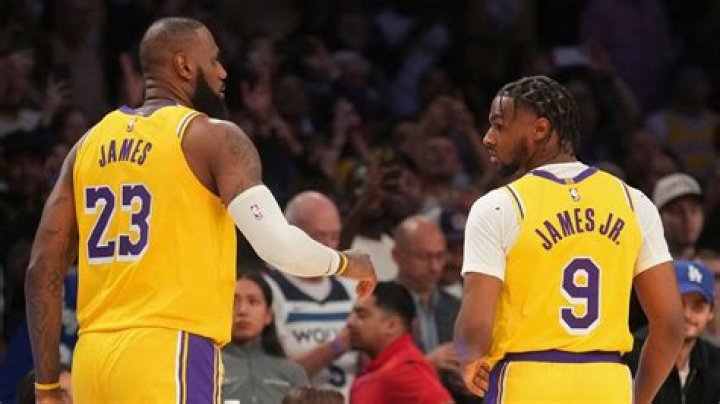 Where are Lakers playing preseason?