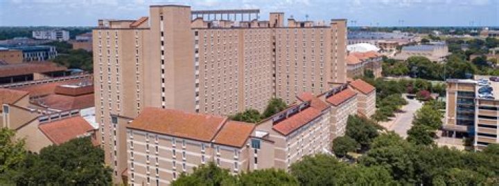Where do most students live at UT Austin?