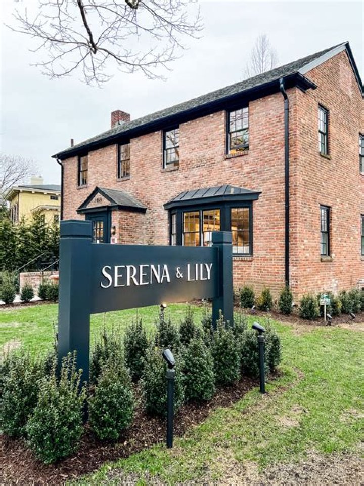 Where is Serena and Lily headquarters?