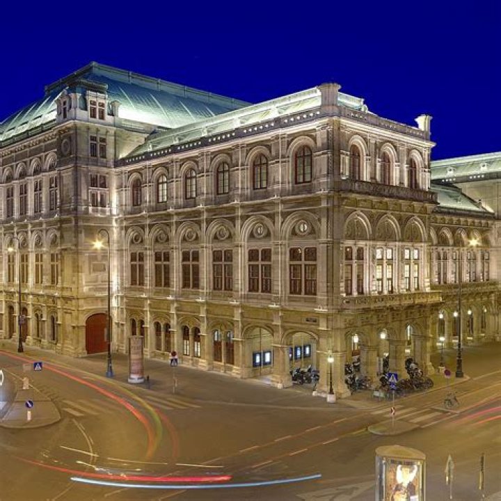 Where is this famous Opera House Vienna?