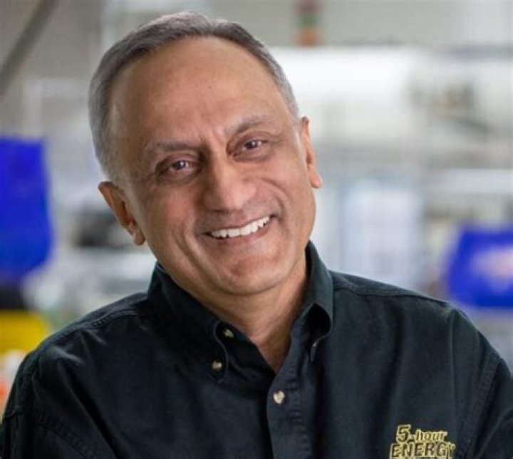 Where was Manoj Bhargava born?