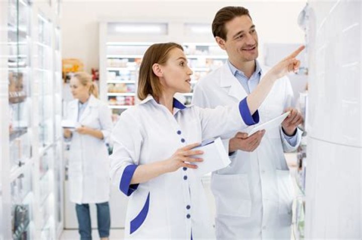 Which 4 states do not regulate pharmacy technicians?