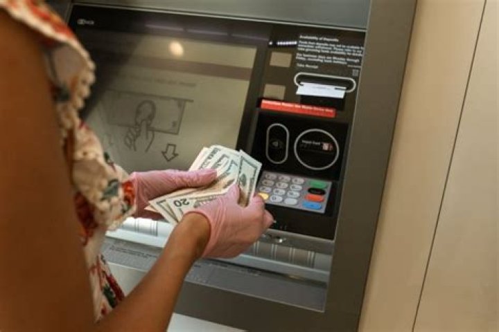 Which ATM gives cardless cash withdrawal?