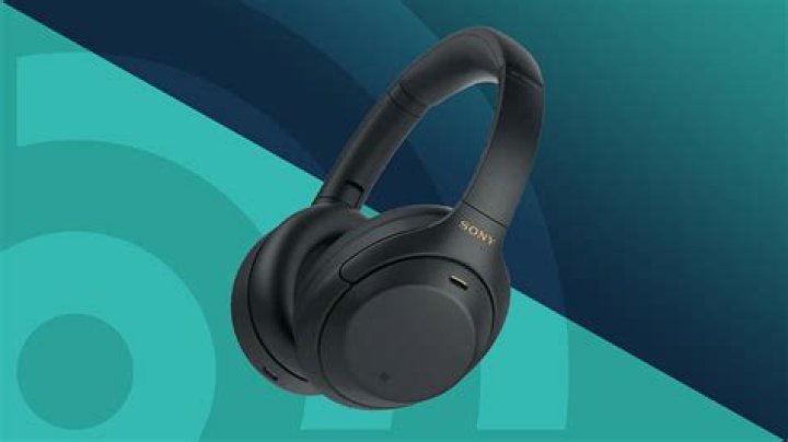 Which headphone is best in low price?