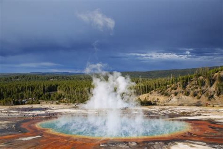 Which is the largest hot spring in the world?