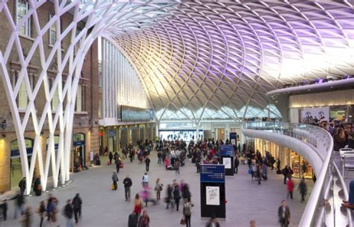 Which London train station goes to Chelmsford?