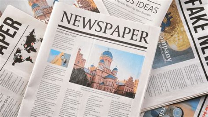 Which newspapers are owned by Associated Newspapers?