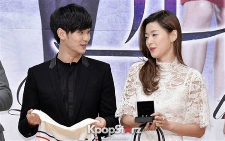 Who got married in 2012?