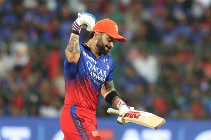 Who hit most sixes in IPL 2012?