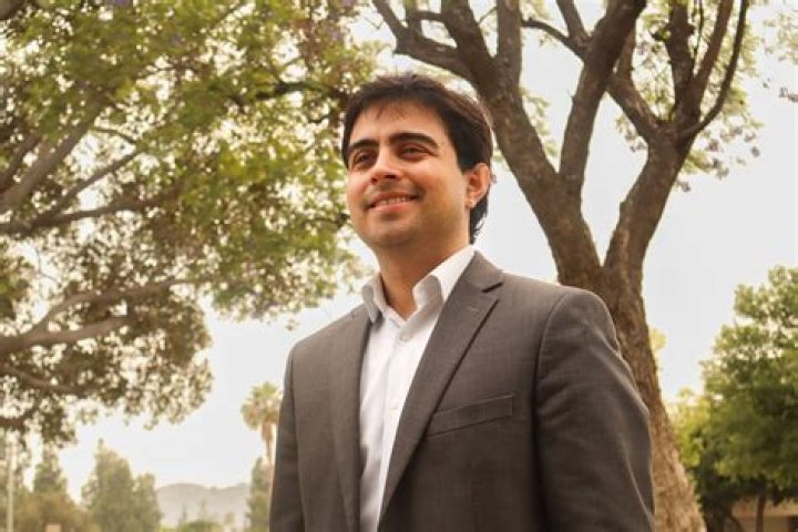 Who is Eduardo Zapata?