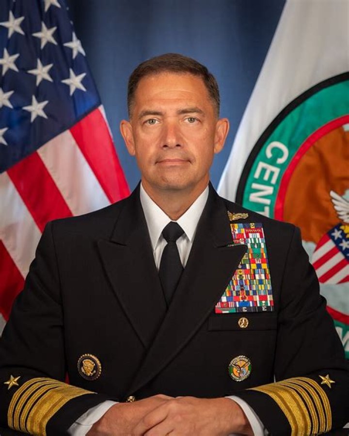 Who is the commander of horn company?
