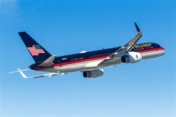 Who owns a Boeing 757?