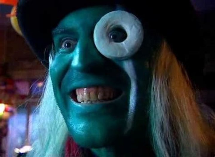 Who plays the hitchhiker in The Mighty Boosh?
