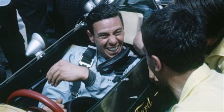 Who won the Indianapolis 500 in 1993?