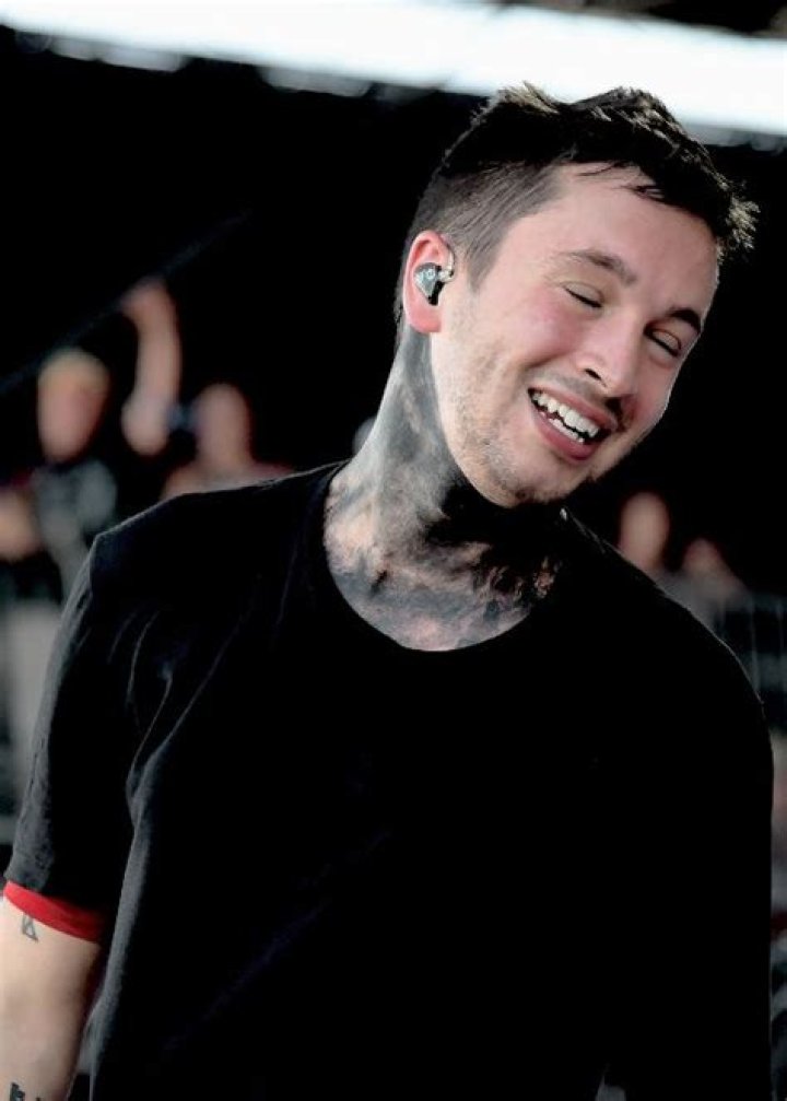 Why does Tyler from 21 pilots have a black neck?