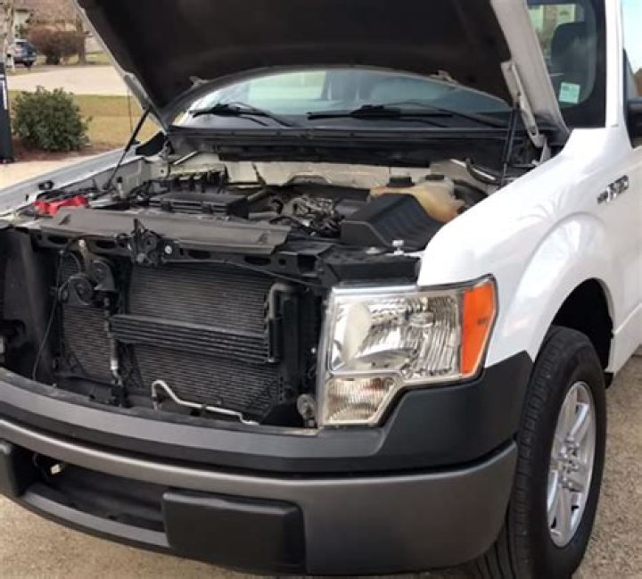 Why is my Ford f150 saying low oil pressure?