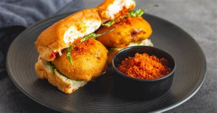 Why is Vadapav famous in Mumbai?